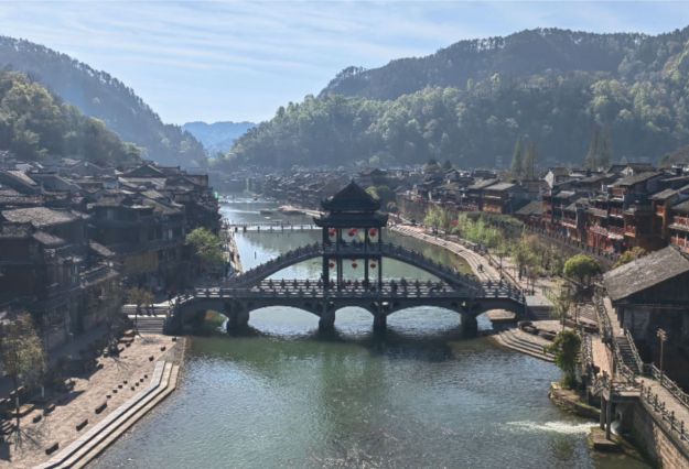 抓党建促乡村振兴系列报道 ⑤ 首倡之地交出乡村&ldquo;兴&rdquo;答卷&mdash;&mdash;湖南湘西州&ldquo;六大行动&rdquo;绘出新图景